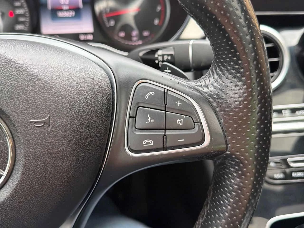 Mercedes-Benz C 300 АМГ Пакет/CARFAX/Панорама/Подгрев/Памет/КЛИП, снимка 16 - Автомобили и джипове - 55053935
