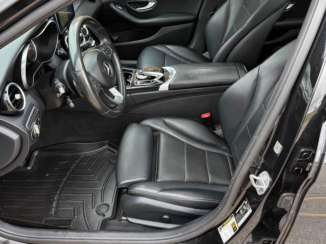 Mercedes-Benz C 300 АМГ Пакет/CARFAX/Панорама/Подгрев/Памет/КЛИП, снимка 6 - Автомобили и джипове - 55053935