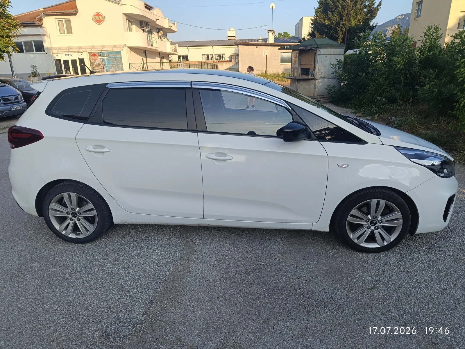 Kia Carens, снимка 5 - Автомобили и джипове - 55166391