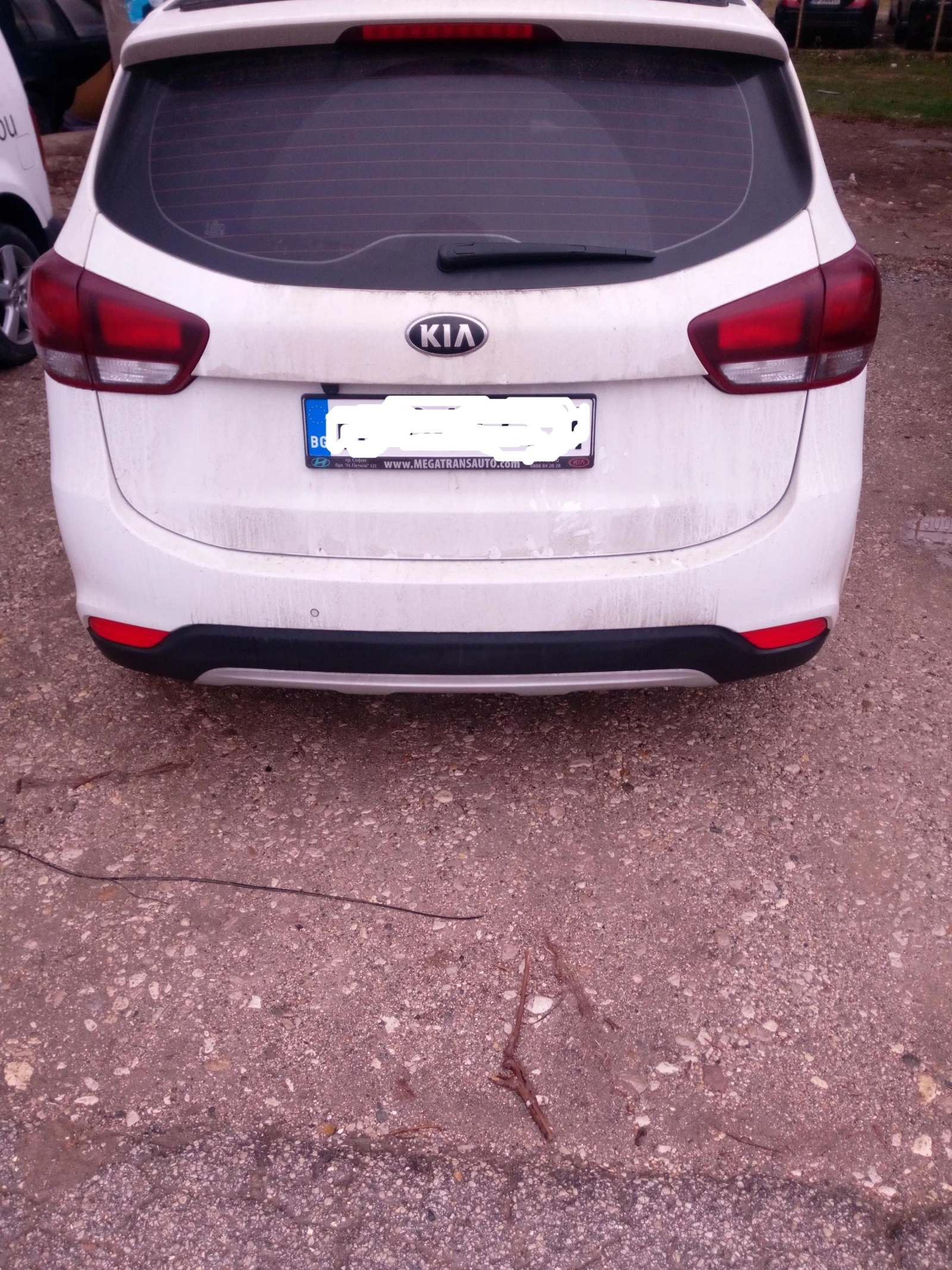 Kia Carens, снимка 4 - Автомобили и джипове - 55166391