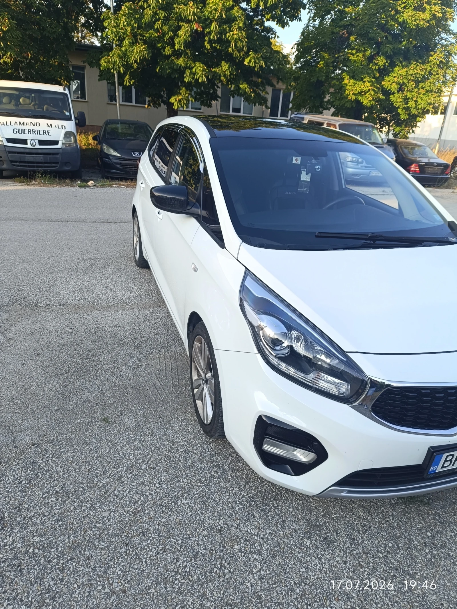 Kia Carens, снимка 4 - Автомобили и джипове - 55166391