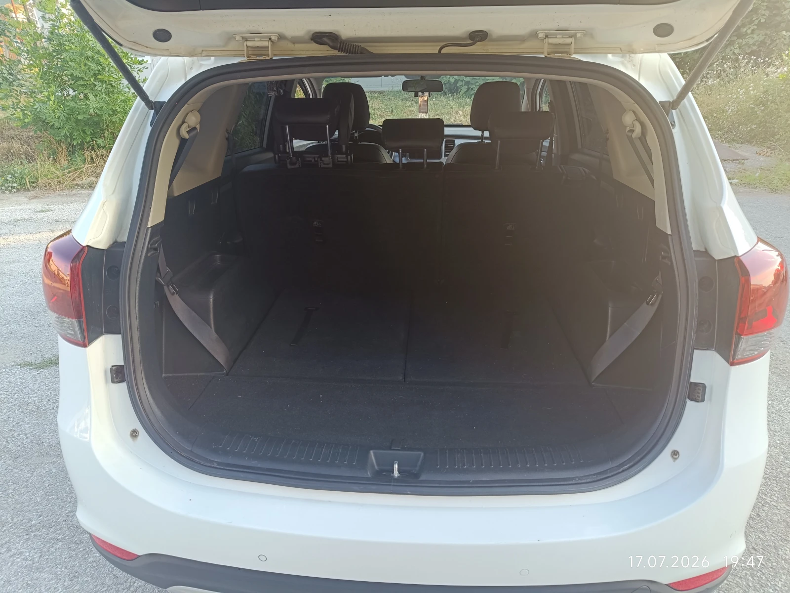 Kia Carens, снимка 10 - Автомобили и джипове - 55166391