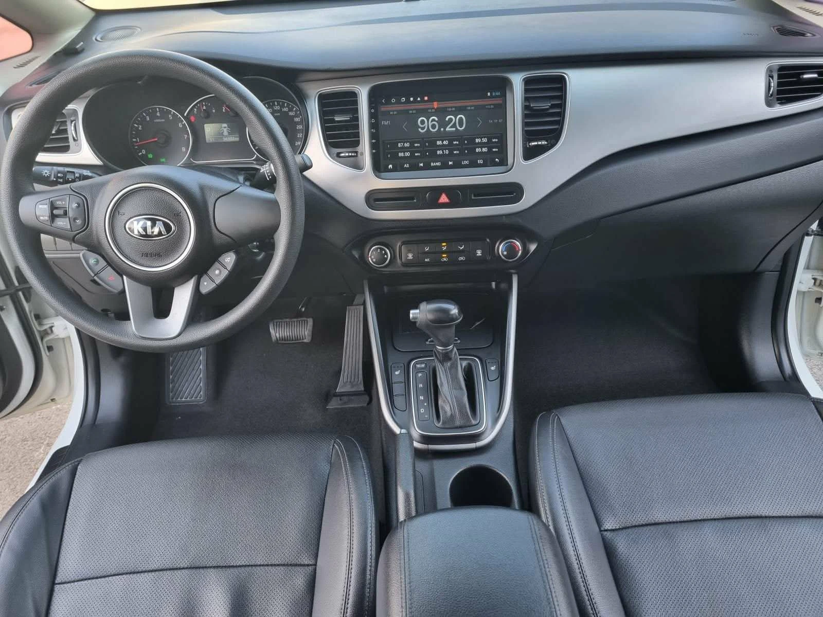 Kia Carens, снимка 3 - Автомобили и джипове - 55166391