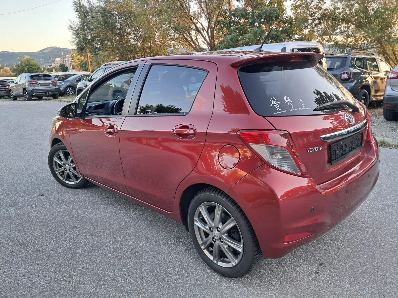 Toyota Yaris 1.4 d4d панорама, нави, камера, кожа, снимка 3 - Автомобили и джипове - 55419405