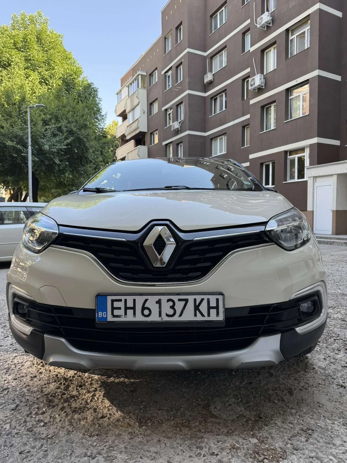 Renault Captur 1, 5 dCi EDC, снимка 3 - Автомобили и джипове - 55645488