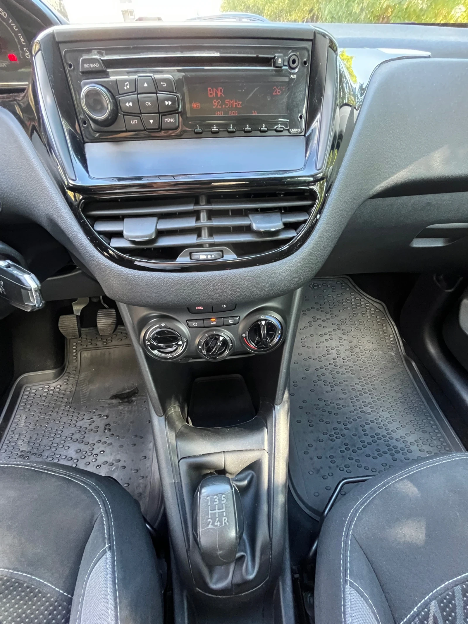 Peugeot 208, снимка 11 - Автомобили и джипове - 55752477