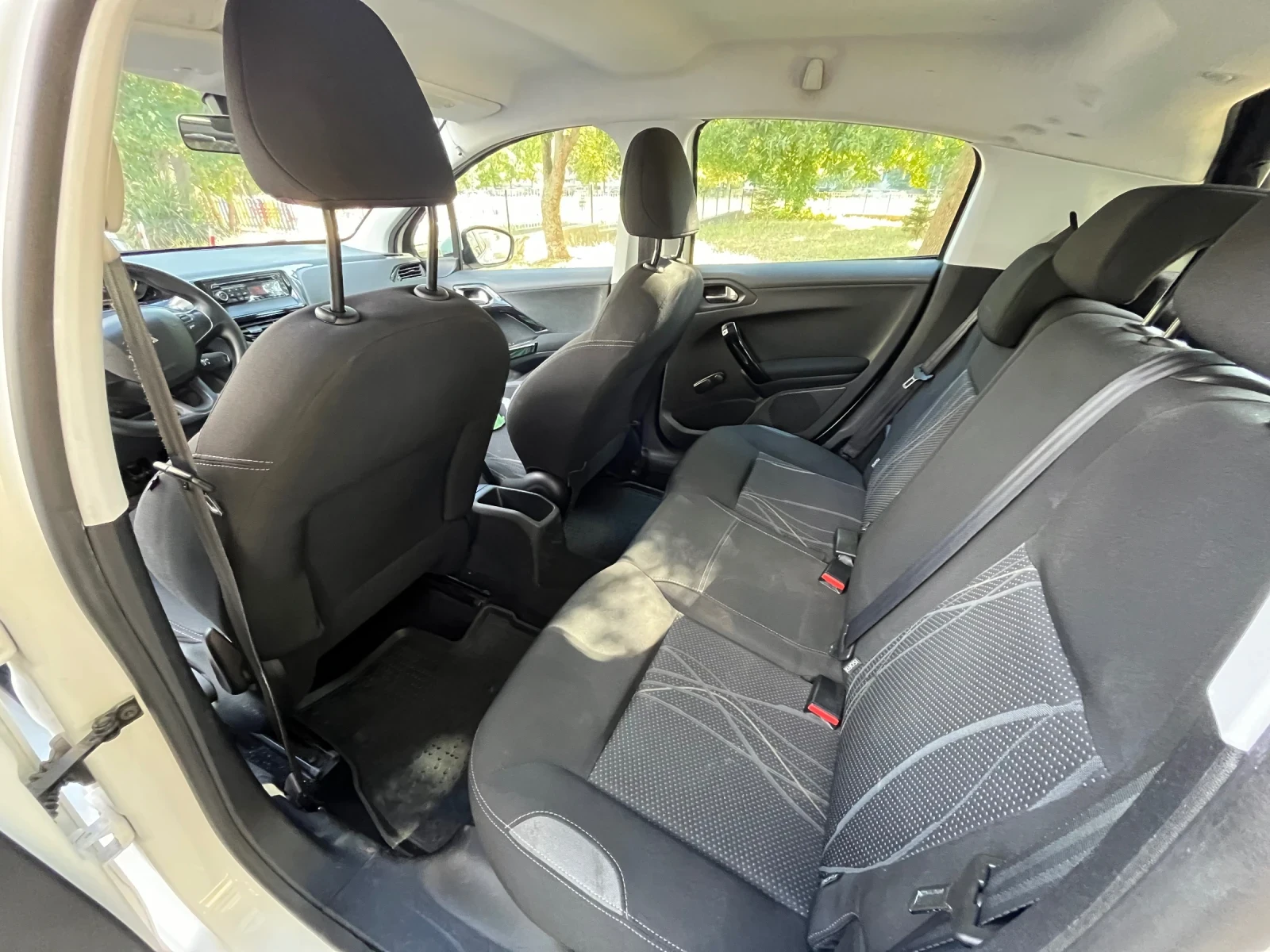 Peugeot 208, снимка 7 - Автомобили и джипове - 55752477