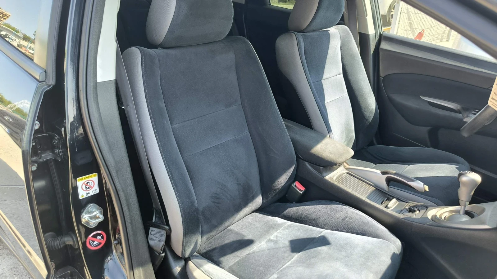 Honda Civic 1.8i, снимка 8 - Автомобили и джипове - 55803910