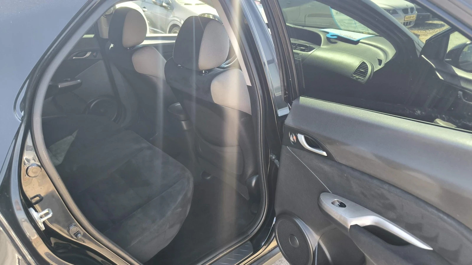 Honda Civic 1.8i, снимка 10 - Автомобили и джипове - 55803910