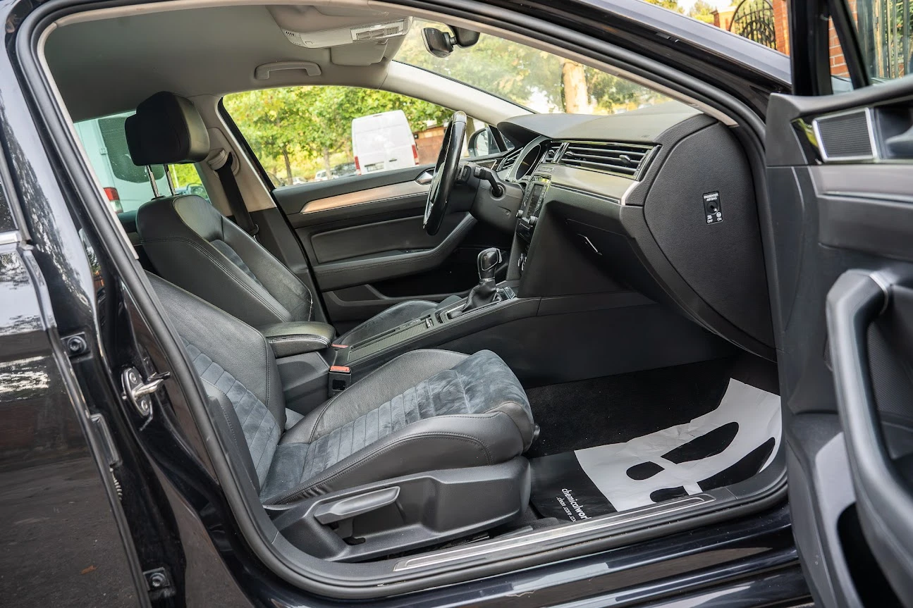 VW Passat DISTRONIC* MASSAGE* FULLLED* , снимка 12 - Автомобили и джипове - 55989202