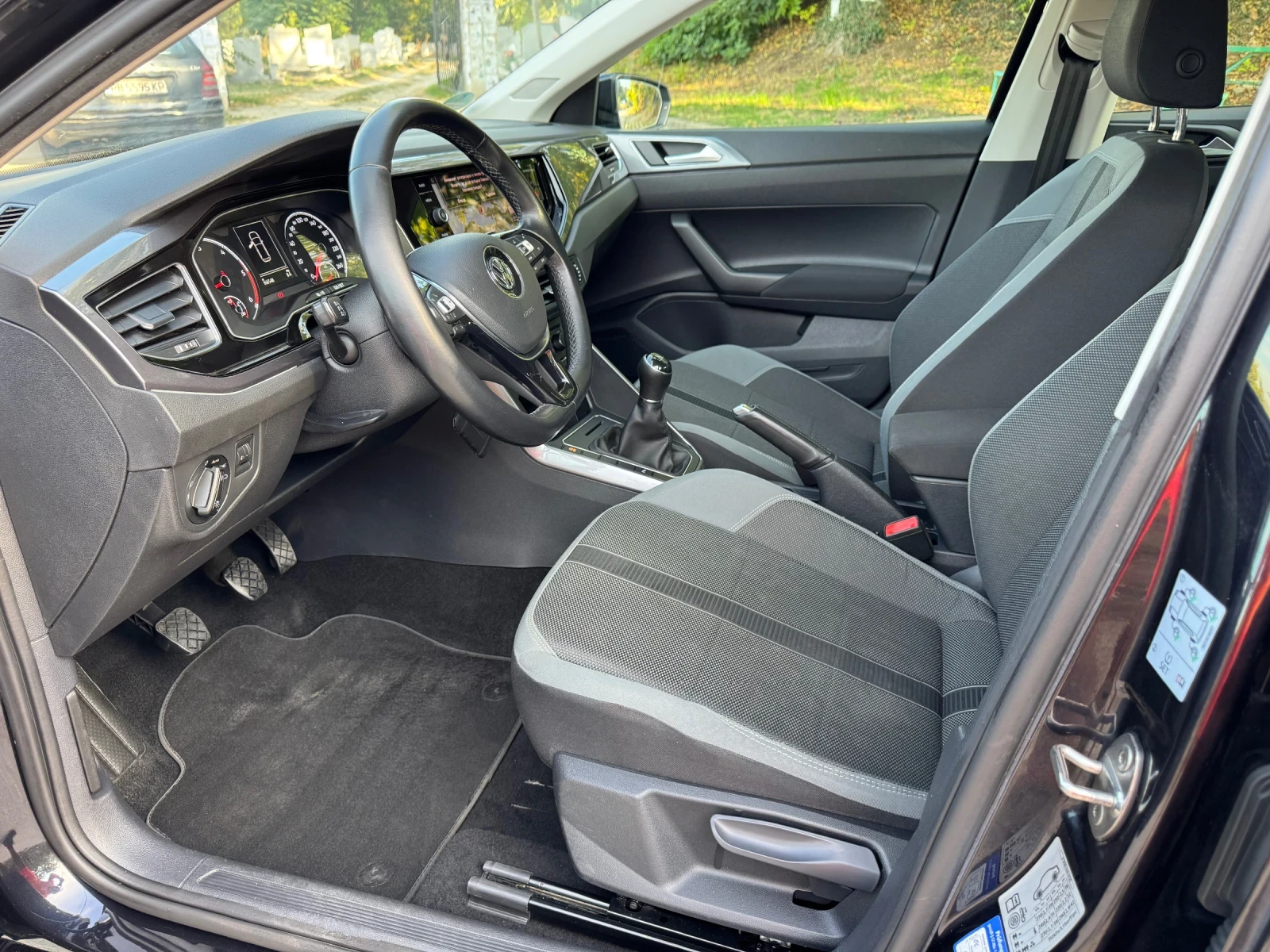 VW Polo 1.6 TDI Highline , снимка 8 - Автомобили и джипове - 56416952