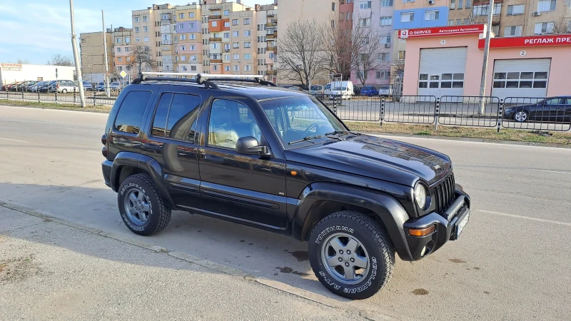 Jeep Cherokee, снимка 2 - Автомобили и джипове - 47417175