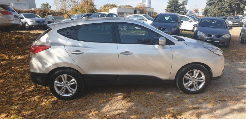 Hyundai IX35 2.0CRDI 4X4 FULL КОЖА ПОДГРЕВ КРУИЗ , снимка 4 - Автомобили и джипове - 47800191