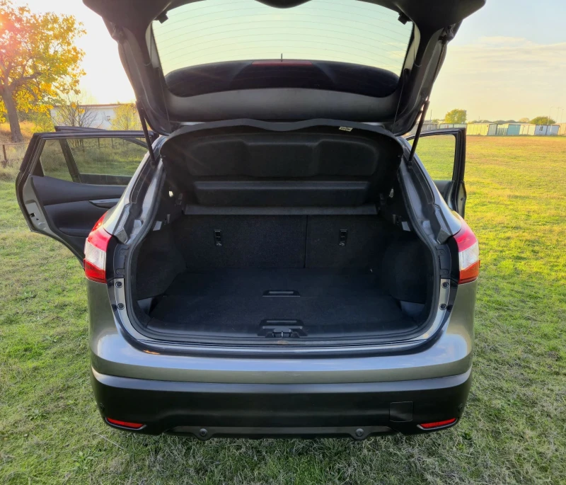 Nissan Qashqai TEKNA 1.6 131кс FULL ПЕЧКА 2015г., снимка 10 - Автомобили и джипове - 52160409