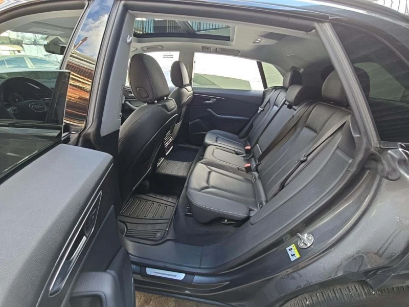 Audi Q8 * CARFAX * БЕЗ ПЪРВОНАЧАЛНА ВНОСКА, снимка 10 - Автомобили и джипове - 52813888