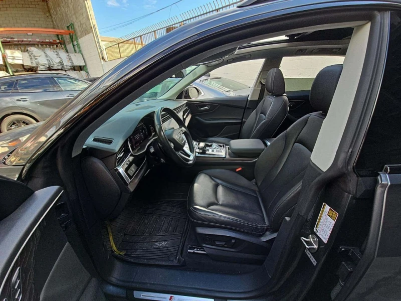 Audi Q8 * CARFAX * БЕЗ ПЪРВОНАЧАЛНА ВНОСКА, снимка 5 - Автомобили и джипове - 52813888