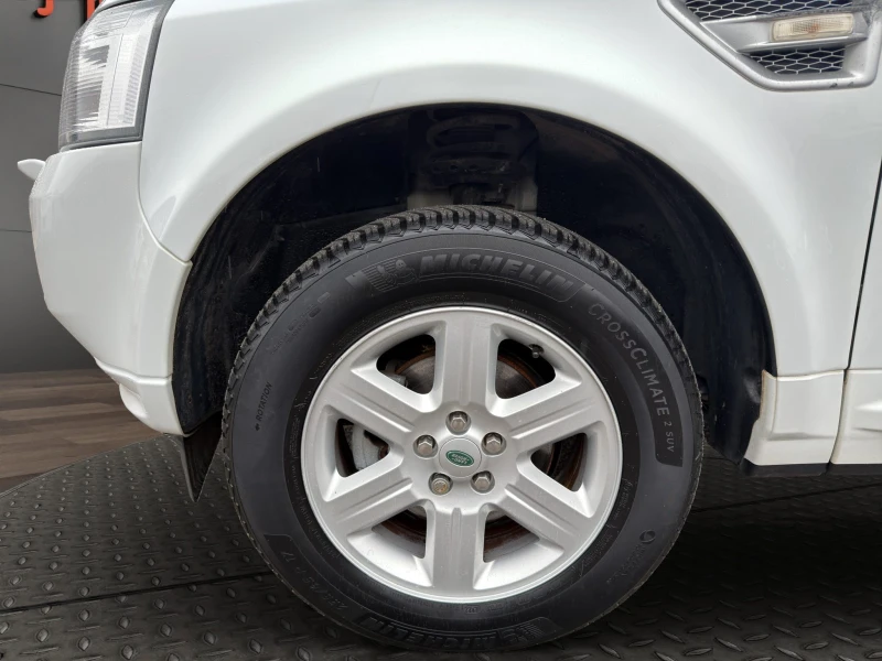 Land Rover Freelander 2.2SD4 AUTO , снимка 17 - Автомобили и джипове - 53516310