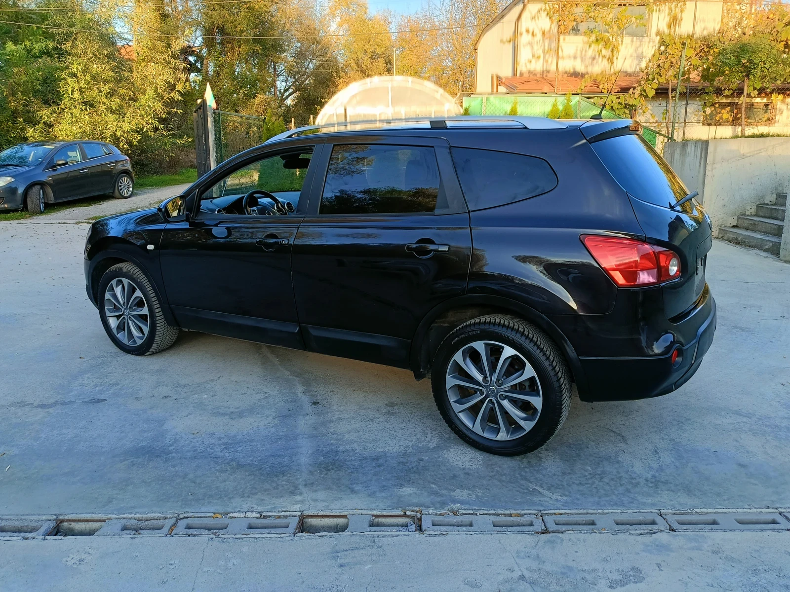 Nissan Qashqai 2.0dci/4x4/7местен/Панорама!!! - изображение 3