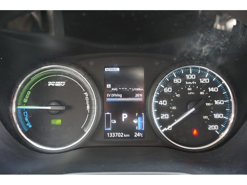Mitsubishi Outlander  PHEV SE S-AWC, снимка 7 - Автомобили и джипове - 53733022