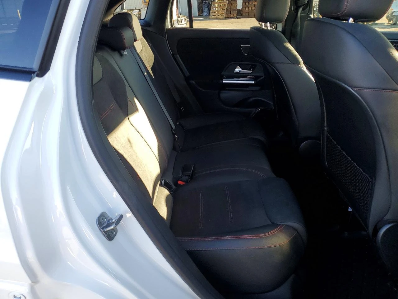 Mercedes-Benz GLA 250 4MATIC, снимка 11 - Автомобили и джипове - 53818732