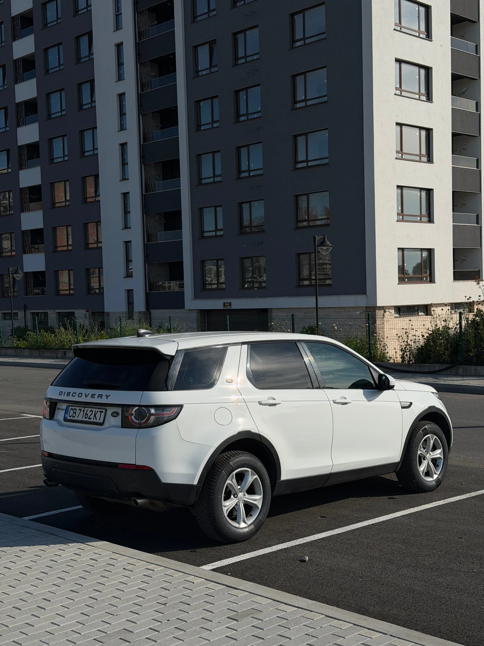 Land Rover Discovery Sport 2.0D , снимка 3 - Автомобили и джипове - 54833236