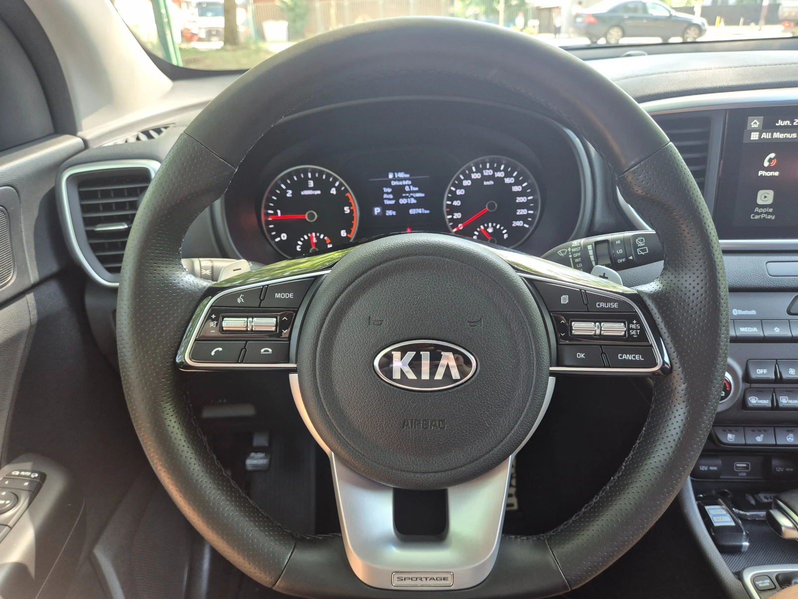 Kia Sportage 2.0 CRDI 4X4, снимка 10 - Автомобили и джипове - 55087387