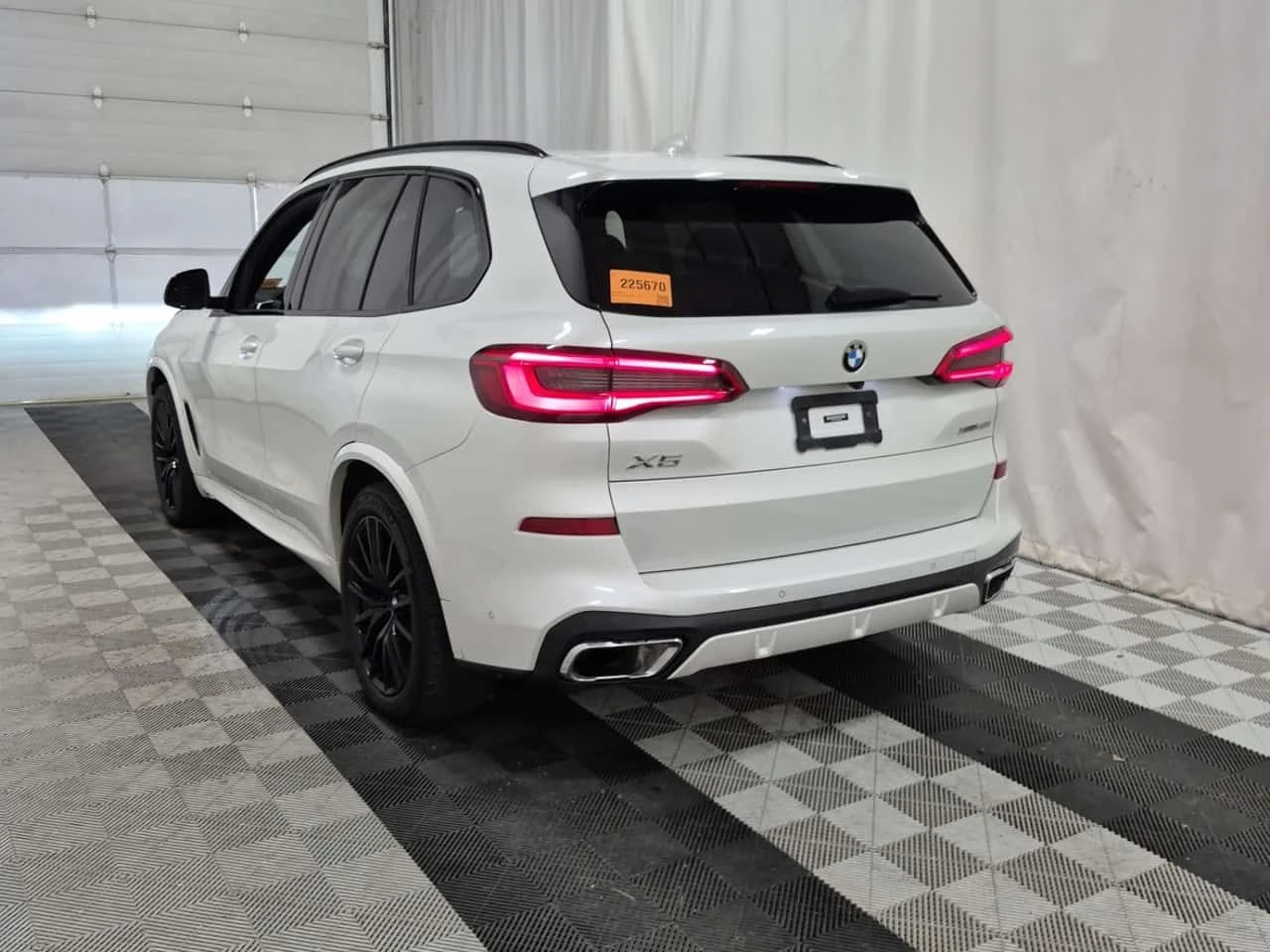 BMW X5 М ПАКЕТ/XDRIVE40I/ПАНО/ПОДГРЕВ/МАСАЖ/CARFAX , снимка 4 - Автомобили и джипове - 55269863