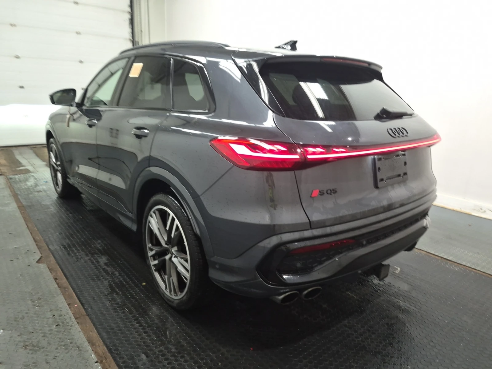 Audi SQ5 TECHNIK* HUD* ОБДУХВАНЕ* ПАНОРАМА* ДИСТРОНИК, снимка 4 - Автомобили и джипове - 55927942