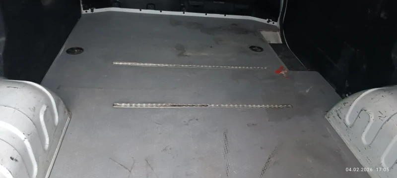 Opel Vivaro Товарен, снимка 13 - Бусове и автобуси - 53357086