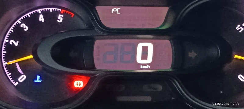 Opel Vivaro Товарен, снимка 10 - Бусове и автобуси - 53357086