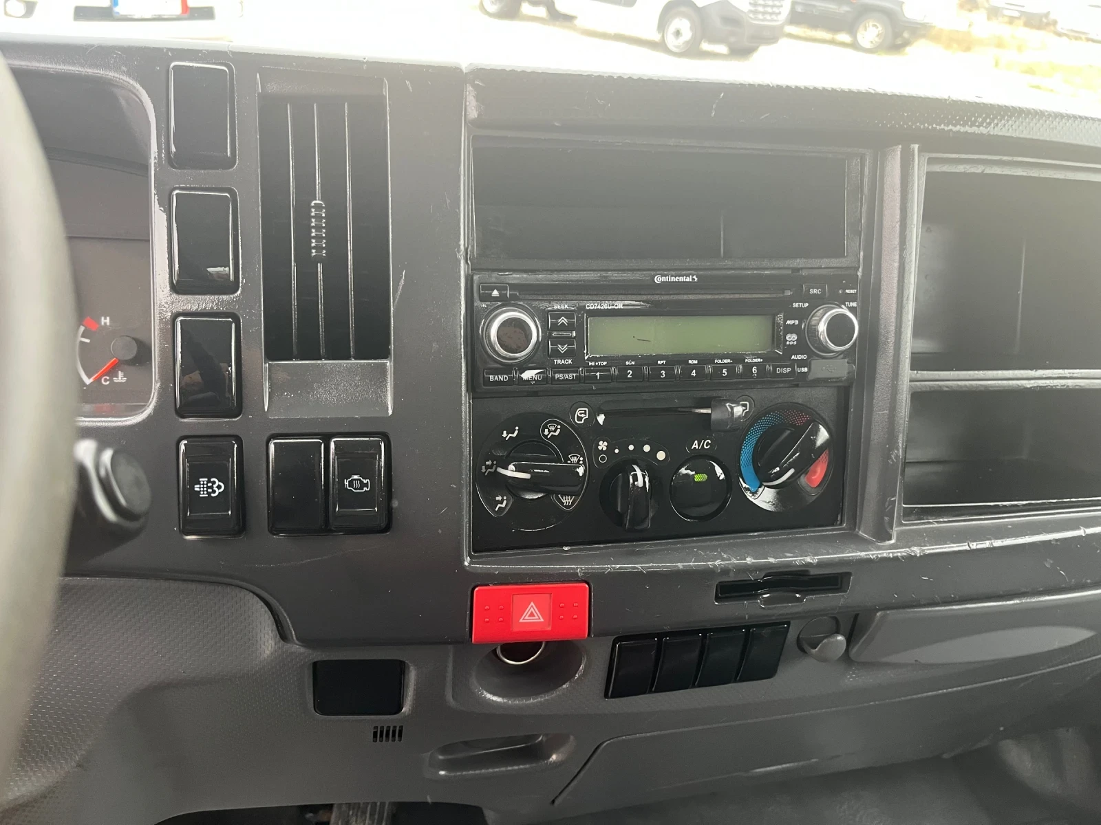Isuzu Midi 3000TDI ИТАЛИЯ 120кс КЛИМА ЕВРО 5B ТРИСТРАНЕН - изображение 8
