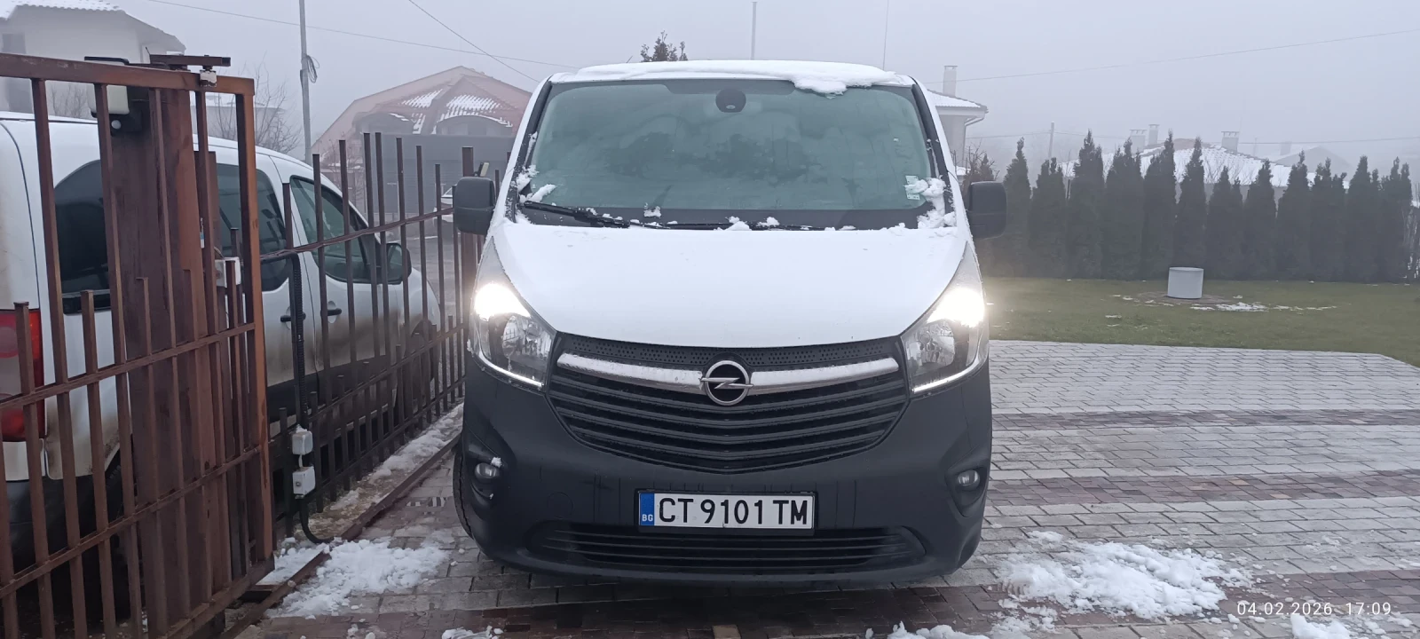 Opel Vivaro Товарен - изображение 4