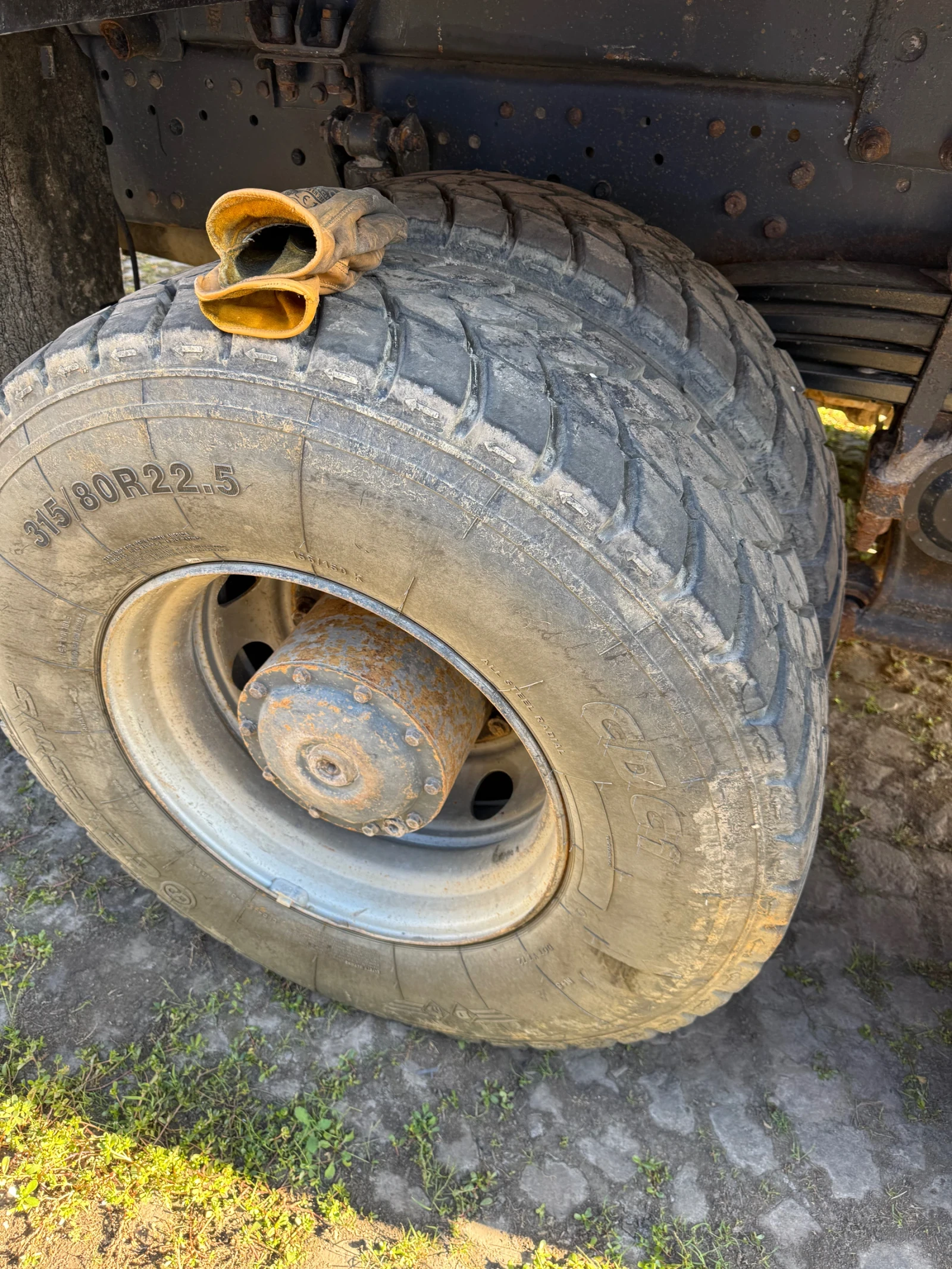 Mercedes-Benz 3538 Гуми 315/80R22.5 4-ри  - изображение 2