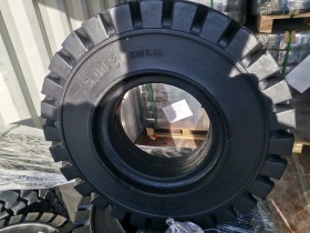 Мотокар Komatsu  нови гуми плътни, снимка 3 - Индустриална техника - 44172530