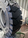 Мотокар Komatsu  нови гуми плътни, снимка 5