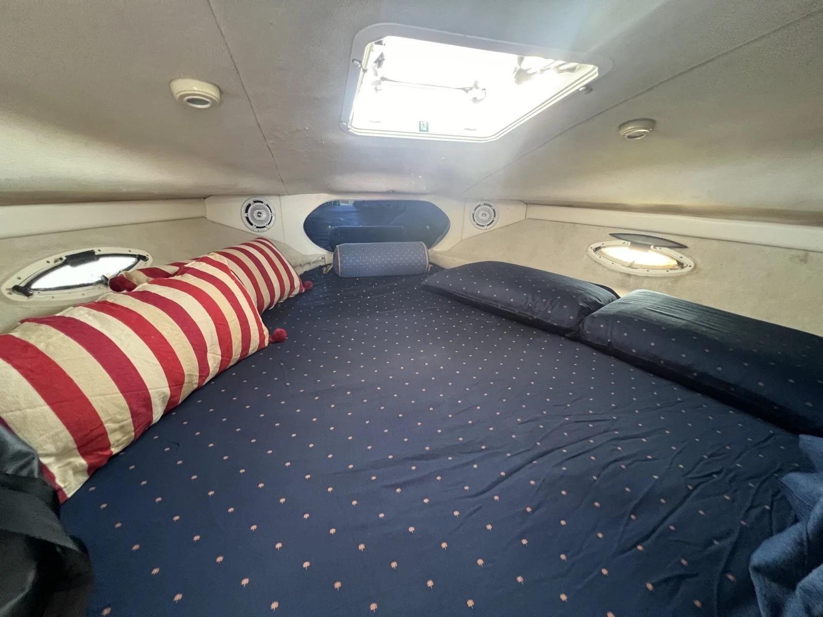 Моторна яхта Bayliner Ciera 285 - изображение 5