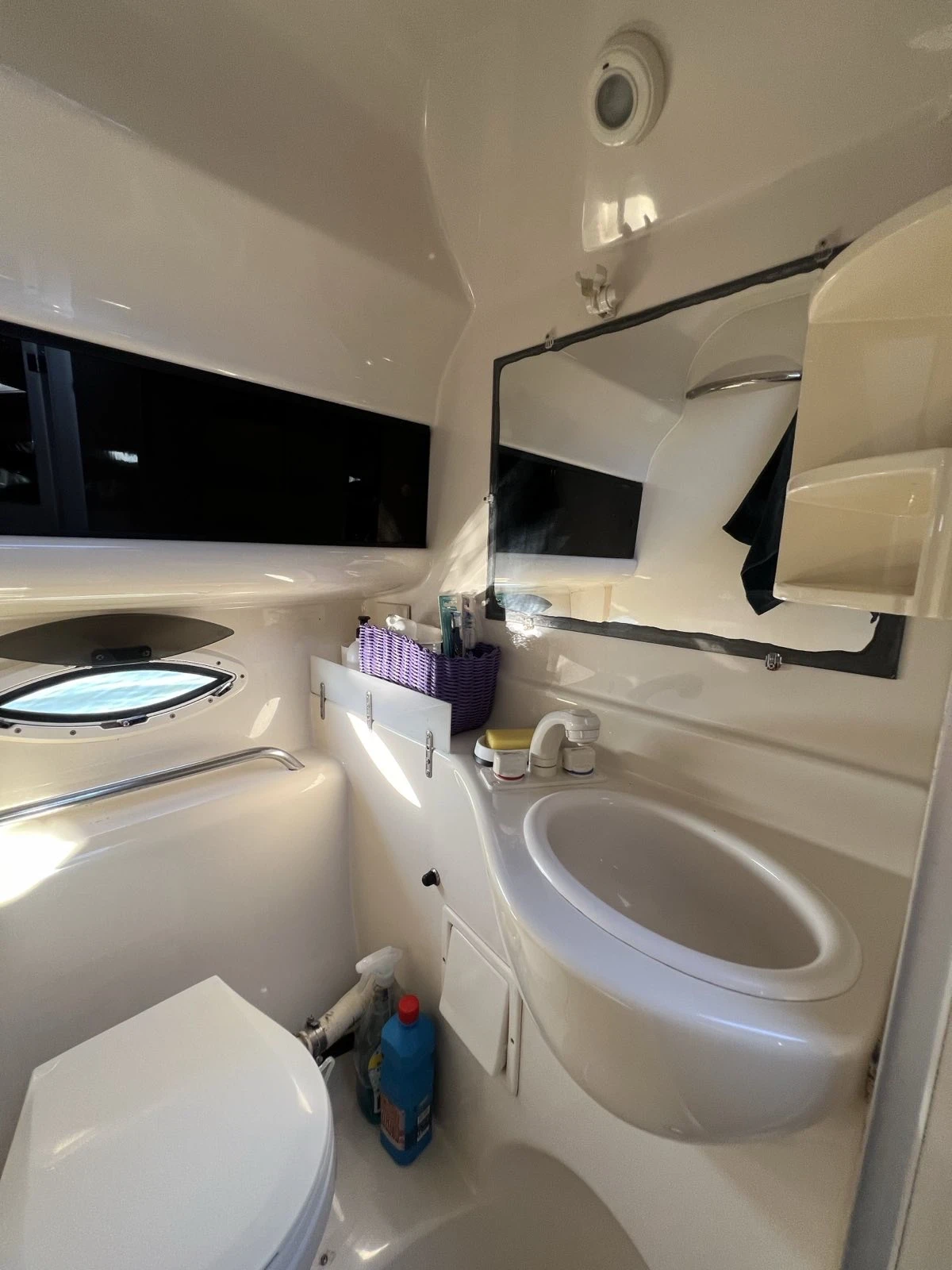 Моторна яхта Bayliner Ciera 285 - изображение 8
