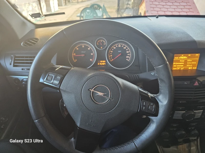 Opel Astra, снимка 4 - Автомобили и джипове - 47916761