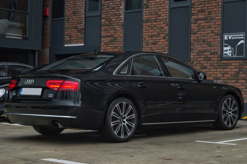 Audi A8 4.2 FSI, снимка 5 - Автомобили и джипове - 52480249