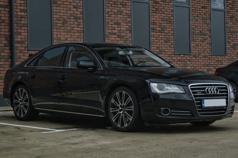 Audi A8 4.2 FSI, снимка 4 - Автомобили и джипове - 52480249