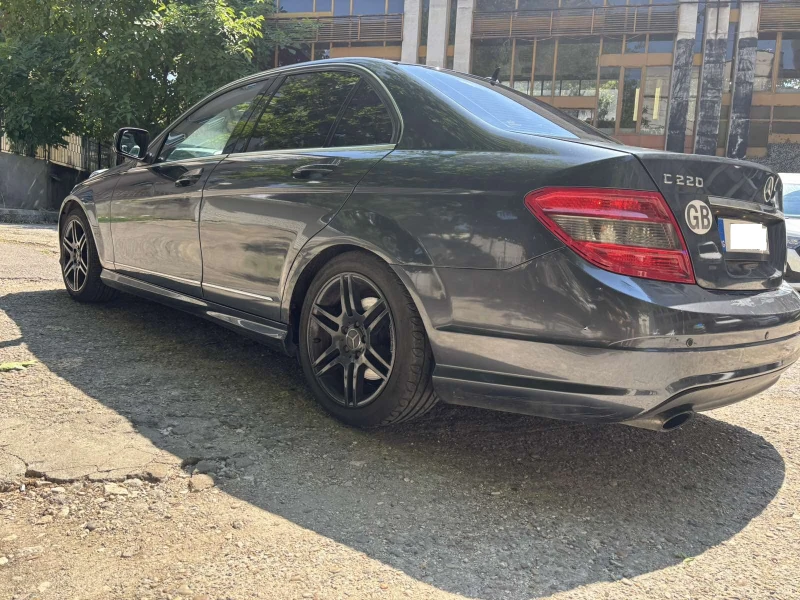 Mercedes-Benz C 220, снимка 2 - Автомобили и джипове - 51432816