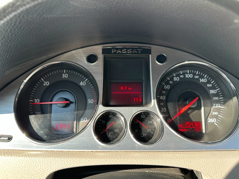 VW Passat 2.0d 140 к.с. 4х4, снимка 14 - Автомобили и джипове - 52128300