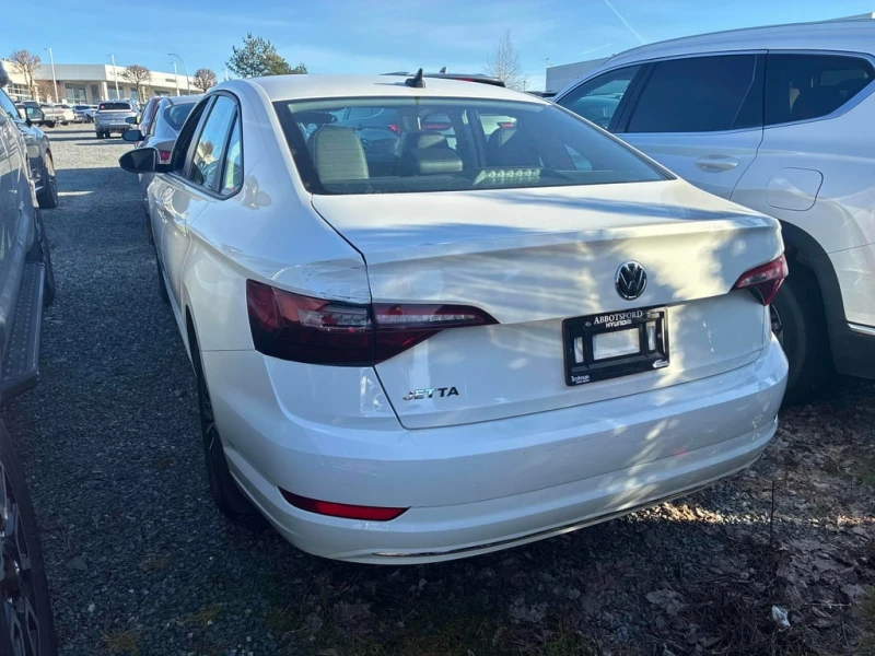 VW Jetta * Highline * CARFAX * БЕЗ ПЪРВОНАЧАЛНА ВНОСКА, снимка 4 - Автомобили и джипове - 53206988