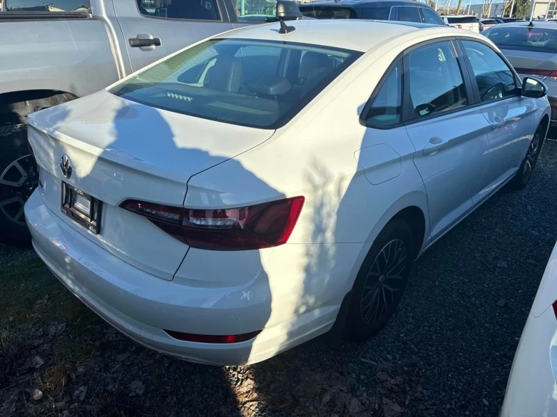 VW Jetta * Highline * CARFAX * БЕЗ ПЪРВОНАЧАЛНА ВНОСКА, снимка 3 - Автомобили и джипове - 53206988