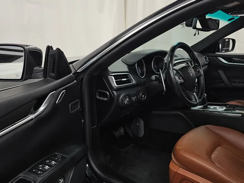 Maserati Ghibli 3.0 Diesel 3Rd Generation, снимка 10 - Автомобили и джипове - 56268514