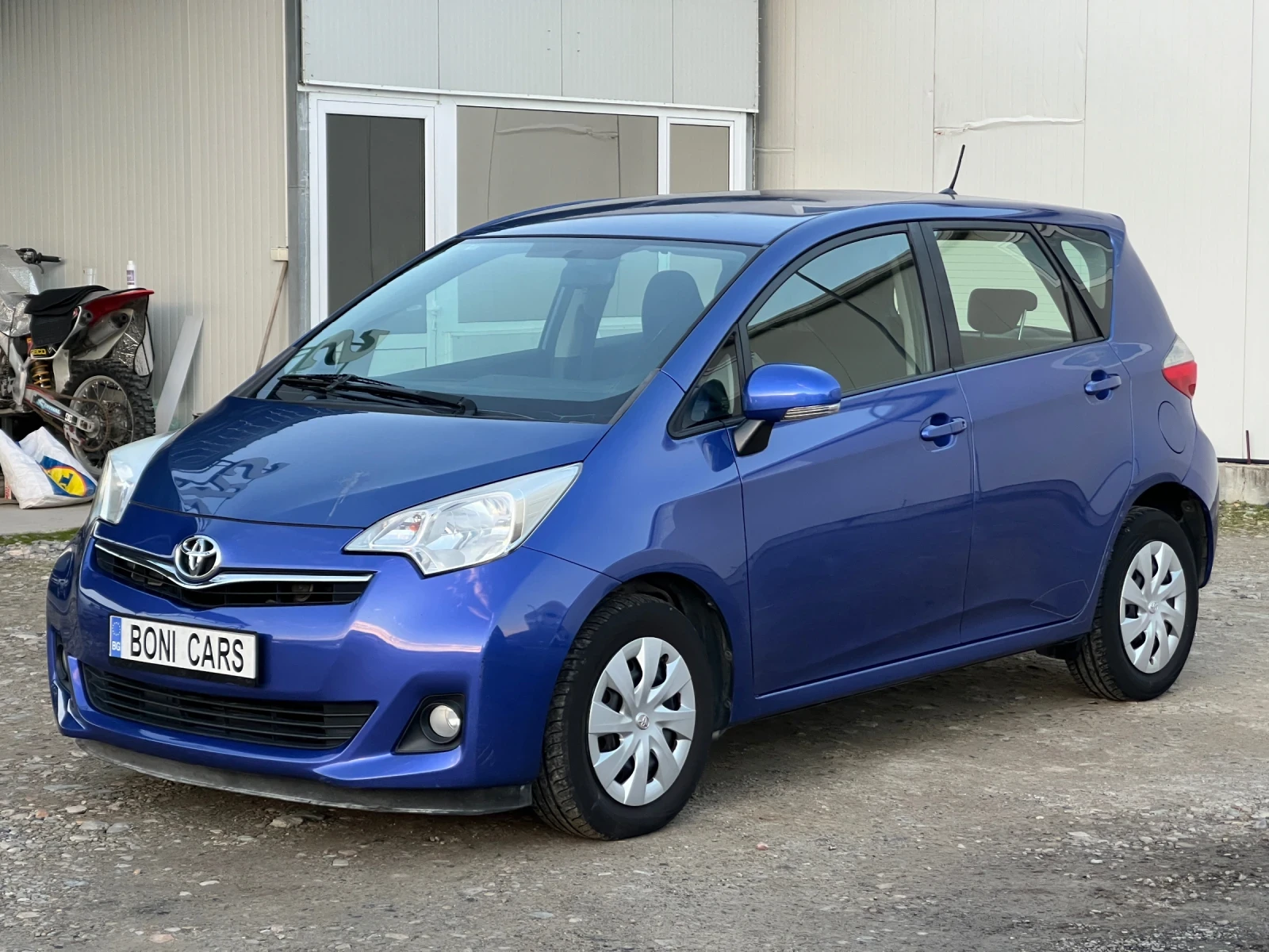 Toyota Verso S 1.33VVT-I- 99к.с./ Камера/ Навигация/ Мулти-волан, снимка 1