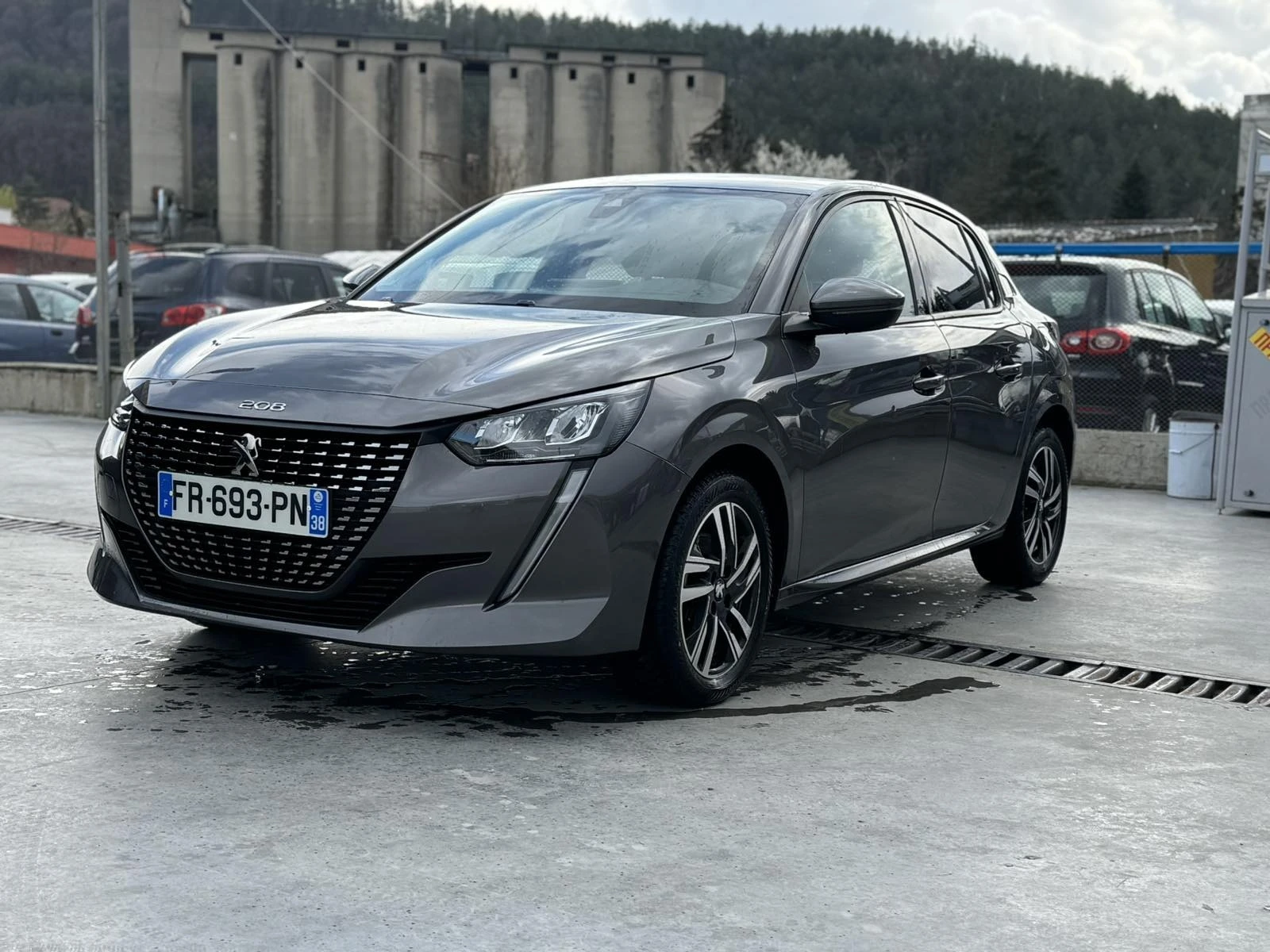 Peugeot 208 37900км - изображение 2