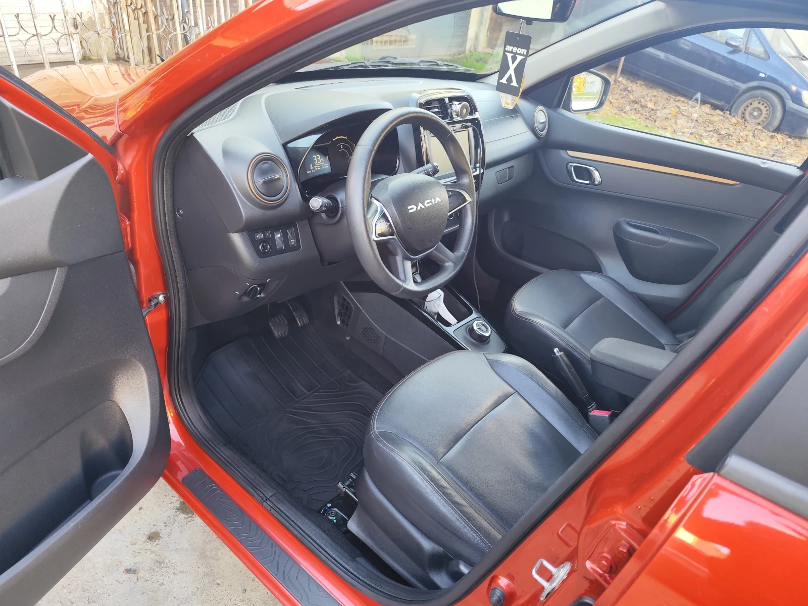 Dacia Spring 65кс, CCS, 95% - изображение 5