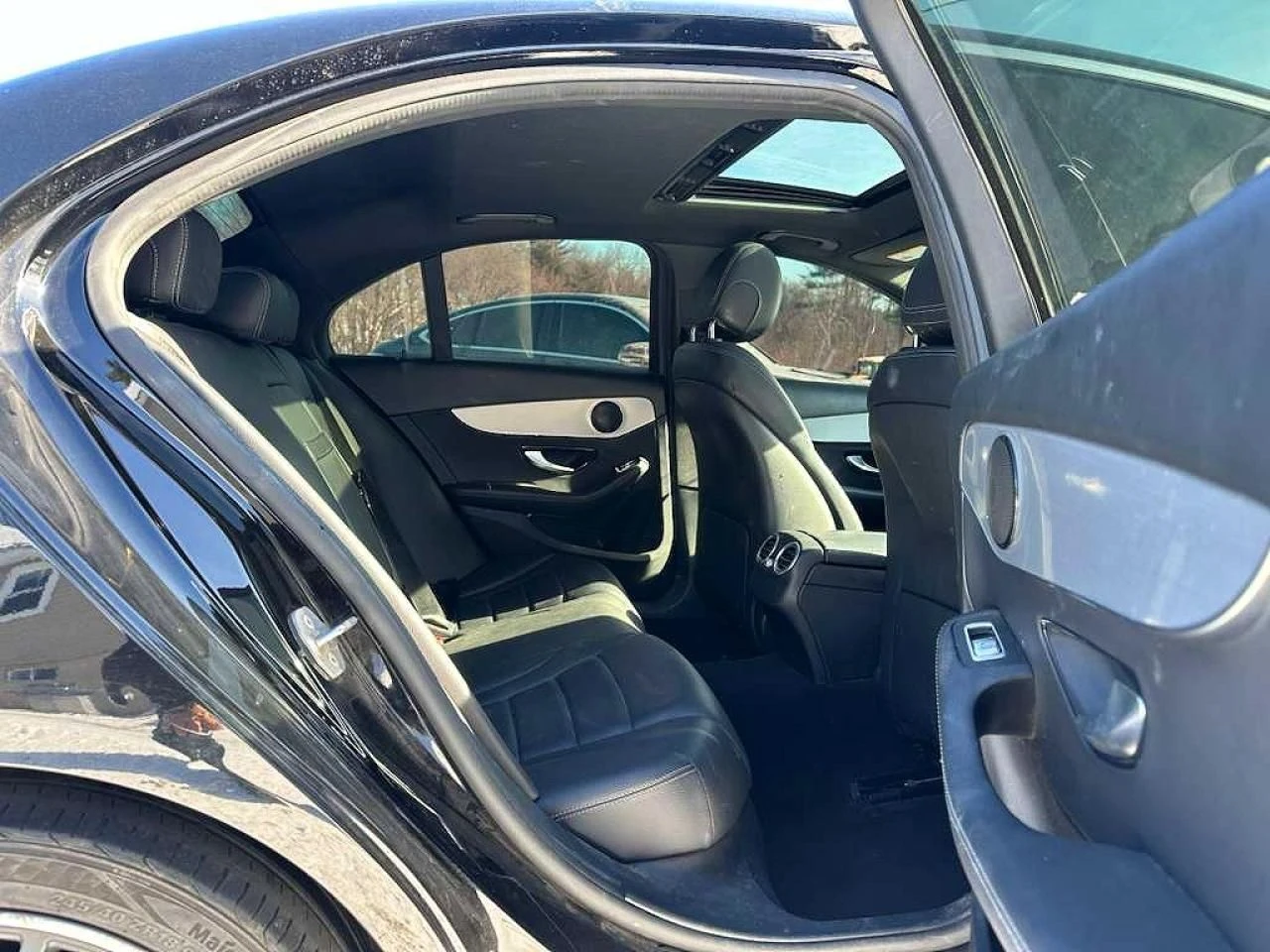 Mercedes-Benz C 300, снимка 9 - Автомобили и джипове - 53735929