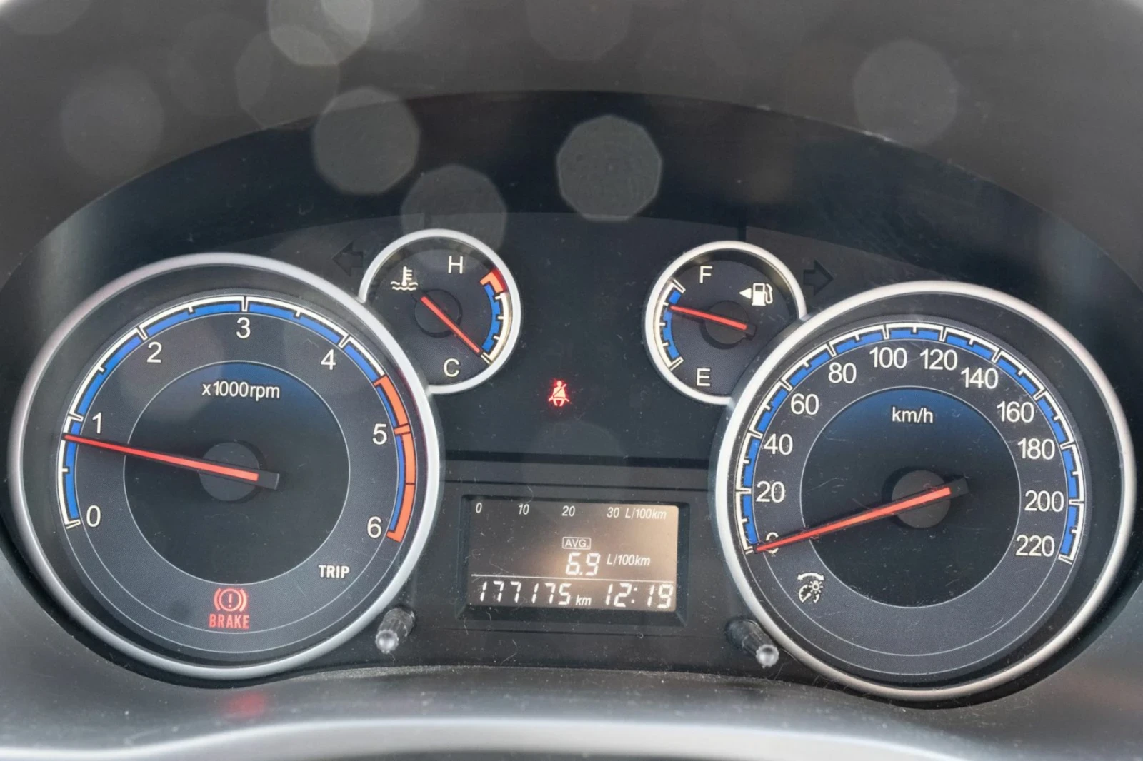 Suzuki SX4, снимка 11 - Автомобили и джипове - 53826550